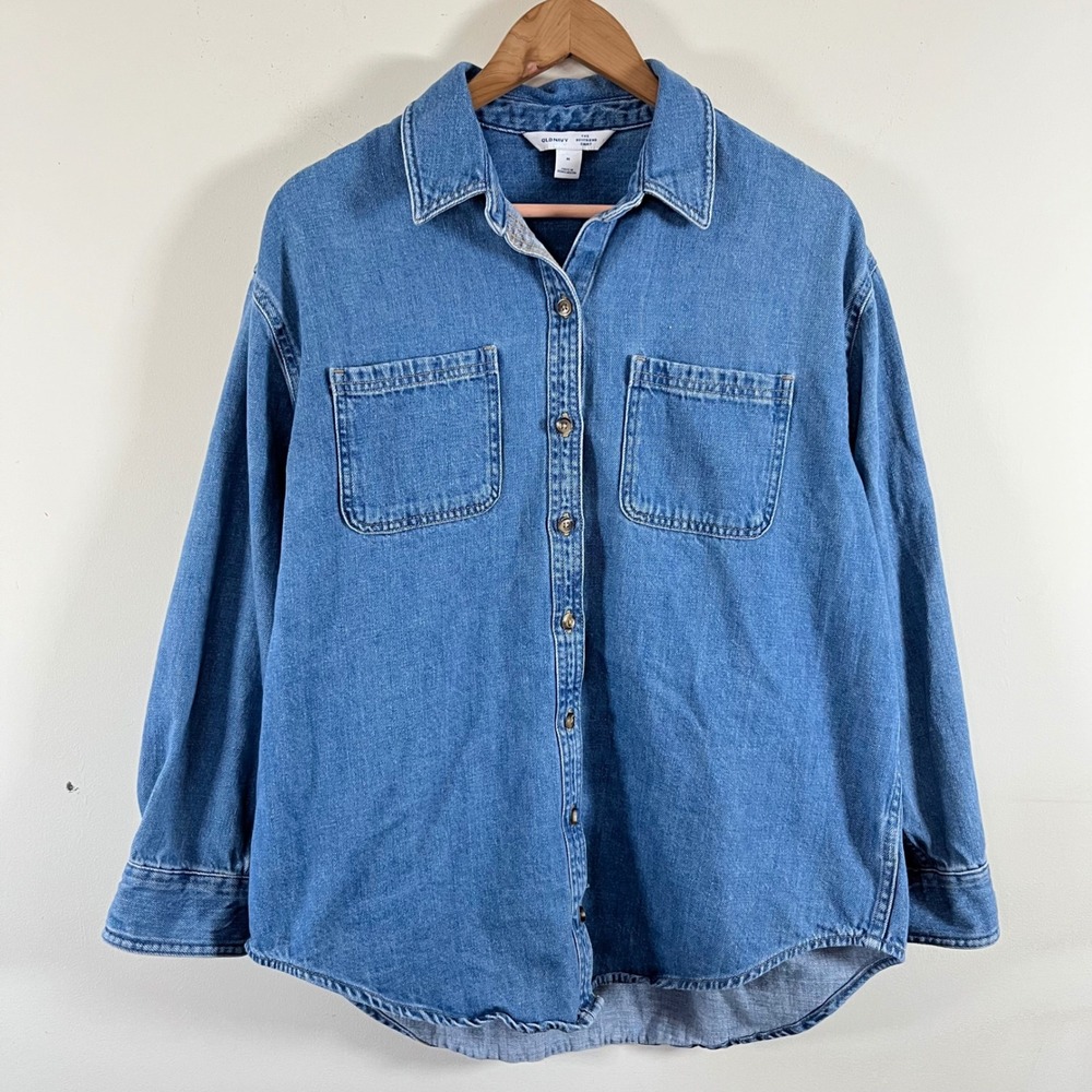 Old Navy Denim Button Down The Boyfriend Shirt Medium Wash Womens Med Preppy - Picture 2 of 7